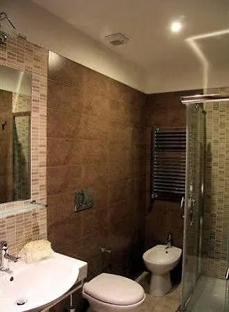 Domus Romantica Гостевой дом Рим