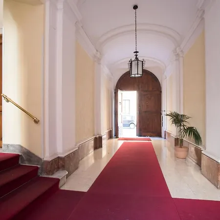 Domus Romantica Гостевой дом Рим